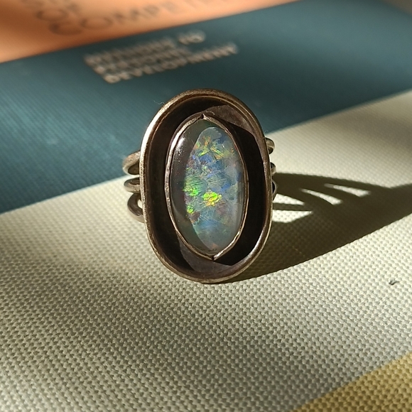 Opal Sterling Silver Oval Shadow Box sz 5.5 - Picture 2 of 5